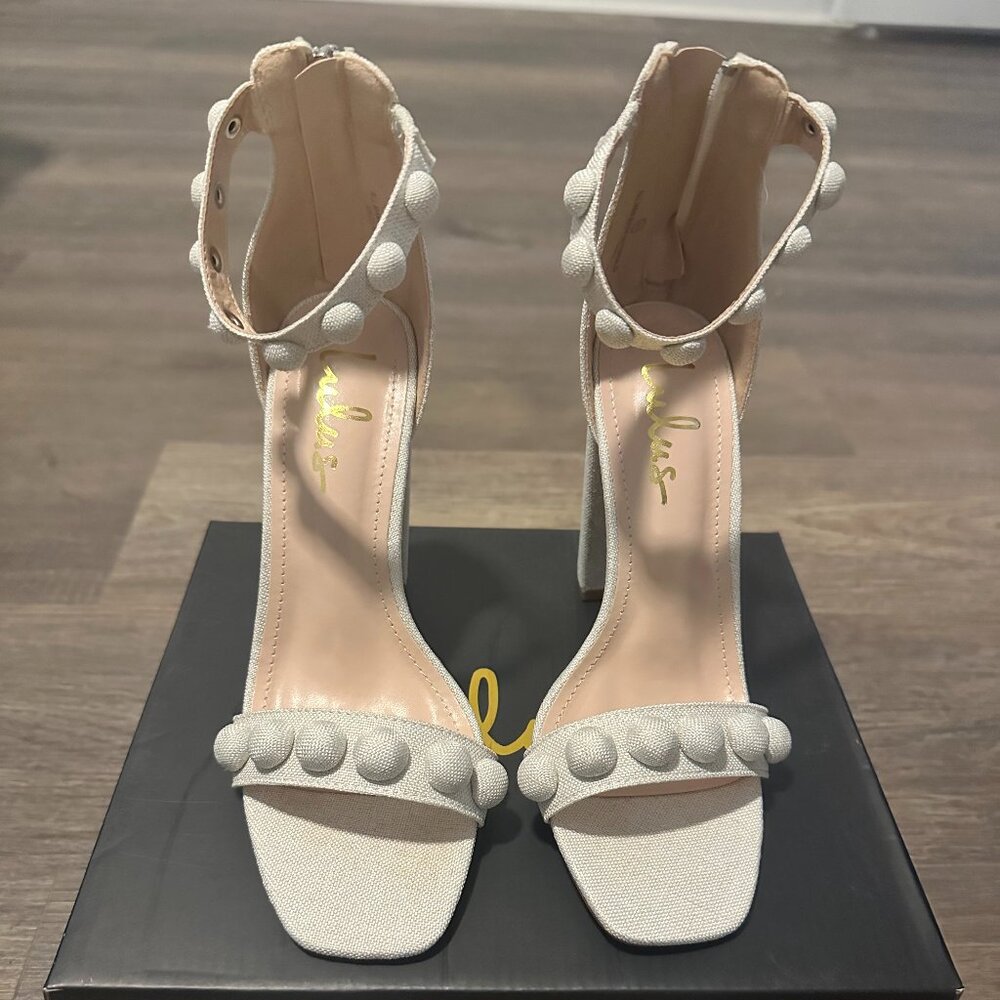 Lulu's women's heel sandals - 5.5 - Beige/Tan (never worn)